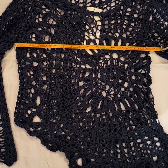 NWT PAPILLON navy macrame asymmetrical pullover top with bell sleeves - Picture 3 of 8